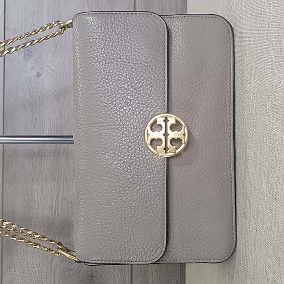 Tory Burch Gray Pebble Leather Flap Front Chain Shoulder Bag - Picture 2 of 16